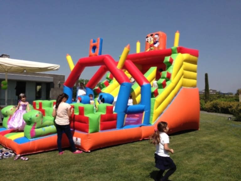 Şişme Oyun Parkuru